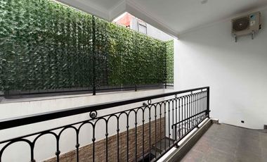 Rumah 4 Lantai Modern Classic , Private lift dan Private pool di Lokasi Premium Pejaten Jakarta Selatan.
