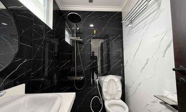 Rumah 4 Lantai Modern Classic , Private lift dan Private pool di Lokasi Premium Pejaten Jakarta Selatan.