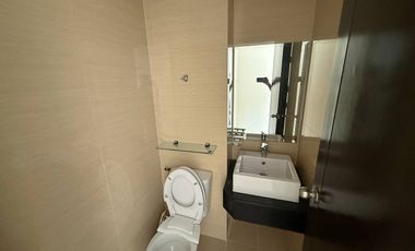 2 Bedroom Condo FOR SALE in One Central Salcedo Makati