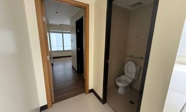 2 Bedroom Condo FOR SALE in One Central Salcedo Makati