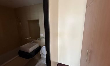 2 Bedroom Condo FOR SALE in One Central Salcedo Makati