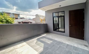 for Sale 4 Storey Modern Townhouse in Teachers Village Q.C. KSA