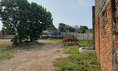 Tanah pinggir jalan raya Pondok kopi Lokasi Strategis Bisa beli sebagian