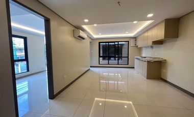 For Sale Modern 3 Storey Townhouse 4 BR in Teachers Village Q.C. KSA