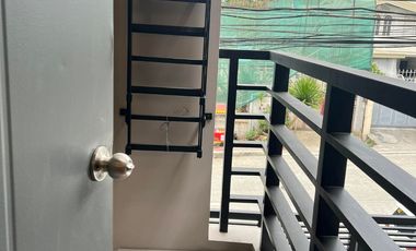 For Sale Modern 3 Storey Townhouse 4 BR in Teachers Village Q.C. KSA