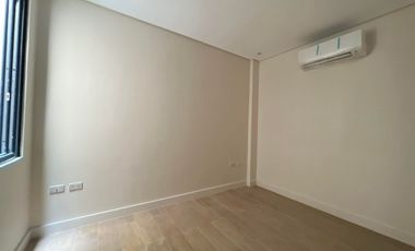 For Sale Modern 3 Storey Townhouse 4 BR in Teachers Village Q.C. KSA