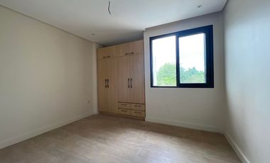 For Sale Modern 3 Storey Townhouse 4 BR in Teachers Village Q.C. KSA