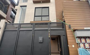 For Sale Modern 3 Storey Townhouse 4 BR in Teachers Village Q.C. KSA