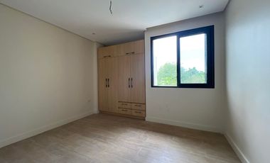 For Sale Modern 3 Storey Townhouse 4 BR in Teachers Village Q.C. KSA