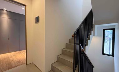 Townhouse 3 Lantai di Lebak Bulus Cilandak, Jakarta Selatan Siap Huni