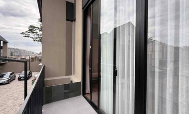 Townhouse 3 Lantai di Lebak Bulus Cilandak, Jakarta Selatan Siap Huni