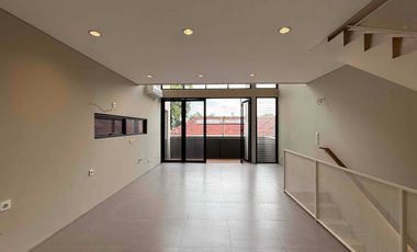 Rumah Di kemang Siaphuni 3 Lantai Termurah Di Jakarta Selatan