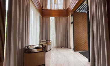 Siaphuni 3 lantai di Cimanggis Depok, Depan tol cimanggis,  Private lift dan Private Pool