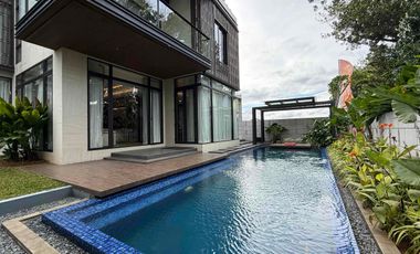 Siaphuni 3 lantai di Cimanggis Depok, Depan tol cimanggis,  Private lift dan Private Pool