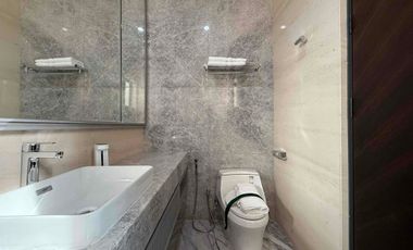 Siaphuni 3 lantai di Cimanggis Depok, Depan tol cimanggis,  Private lift dan Private Pool