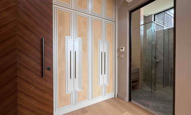 Siaphuni 3 lantai di Cimanggis Depok, Depan tol cimanggis,  Private lift dan Private Pool