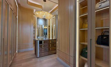 Siaphuni 3 lantai di Cimanggis Depok, Depan tol cimanggis,  Private lift dan Private Pool