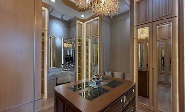 Siaphuni 3 lantai di Cimanggis Depok, Depan tol cimanggis,  Private lift dan Private Pool