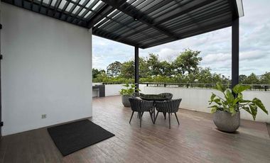 Siaphuni 3 lantai di Cimanggis Depok, Depan tol cimanggis,  Private lift dan Private Pool