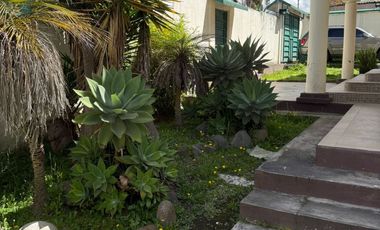 Casa independiente en venta sector norte.