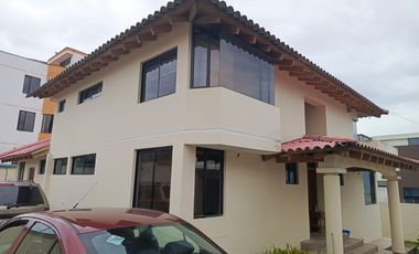 Casa independiente en venta sector norte.