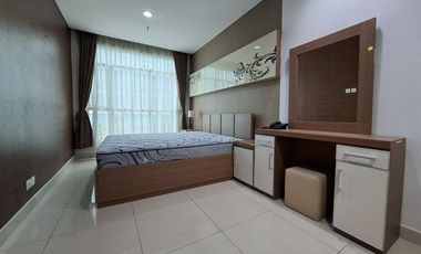 Turun Langsung ke Mall Central Park Sewa 2BR Furnished Bagus di Central Park Residence Akses Kolam Renang, Gym Dekat ke Neo Soho, Taman Anggrek & Tol