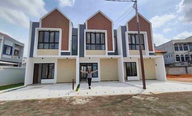 DIJUAL RUMAH MODERN DALAM CLUSTER DI JAKARTA BARAT HANYA 1M AN