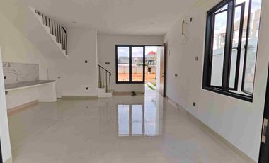 DIJUAL RUMAH MODERN DALAM CLUSTER DI JAKARTA BARAT HANYA 1M AN