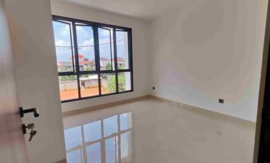 DIJUAL RUMAH MODERN DALAM CLUSTER DI JAKARTA BARAT HANYA 1M AN