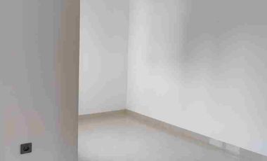 DIJUAL RUMAH MODERN DALAM CLUSTER DI JAKARTA BARAT HANYA 1M AN
