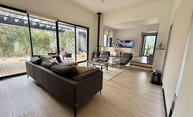 Desde abril,  Boldos de Santa Adela, sin muebles