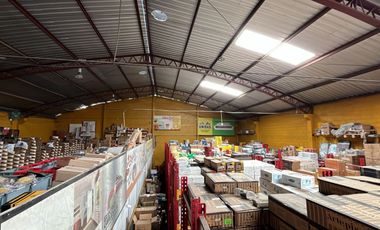 Alquilo local con bodega en Mapasingue de 800m2