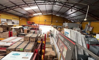 Alquilo local con bodega en Mapasingue de 800m2