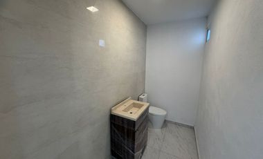 Renta $140,000.00 de Consultorios Médicos frente a Urgencias del Hospital Santa María Chapalita