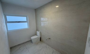 Renta $140,000.00 de Consultorios Médicos frente a Urgencias del Hospital Santa María Chapalita