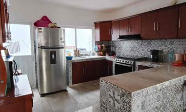 Casa en venta con amplio terreno recámara en planta baja Col plan de ayala