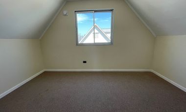 CASA EN ARRIENDO, A 1 CUADRA COLEGIO CONCEPCION LINARES