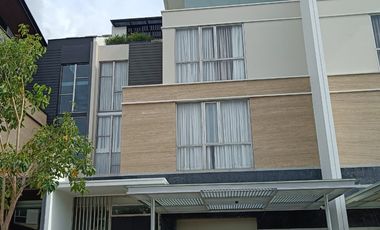 DIJUAL & DISEWAKAN  Rumah 4 Lantai The Chopin Signature, Golf Island, PIK
