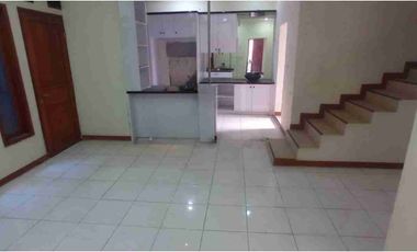 Dijual Rumah Dua lantai di Cimunuk Bandung.