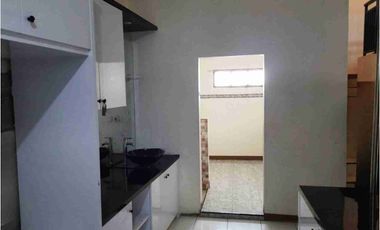 Dijual Rumah Dua lantai di Cimunuk Bandung.