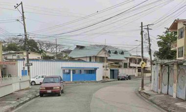 Terreno en venta en Urdesa, Guayaquil