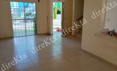 Casa dos plantas, Privada La GUITARRILLA, San Juan del Rio, QRO, A OFERTAR, solo Contado
