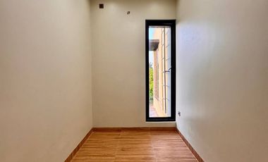 Cluster kamar 4 japanese limo depok