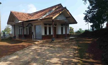MURAH vila rumah sejuk asri  luas728/75 harga 475jt di pinggir jalan di Parakan muncang