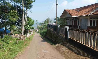 MURAH vila rumah sejuk asri  luas728/75 harga 475jt di pinggir jalan di Parakan muncang