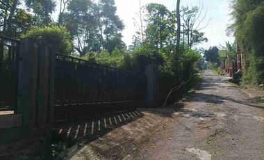 MURAH vila rumah sejuk asri  luas728/75 harga 475jt di pinggir jalan di Parakan muncang