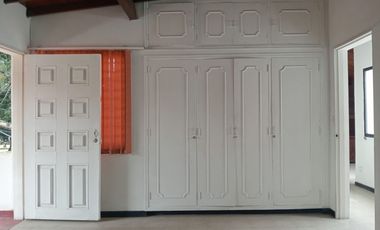 Casa comercial en arriendo en Laureles, Los Colores