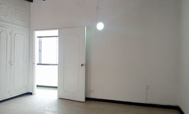 Casa comercial en arriendo en Laureles, Los Colores