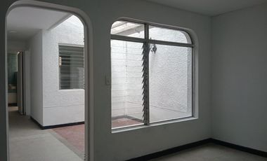 Casa comercial en arriendo en Laureles, Los Colores