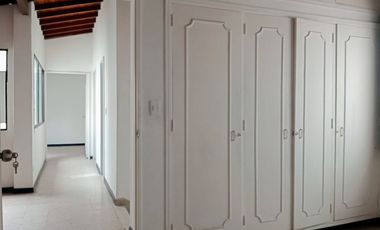 Casa comercial en arriendo en Laureles, Los Colores